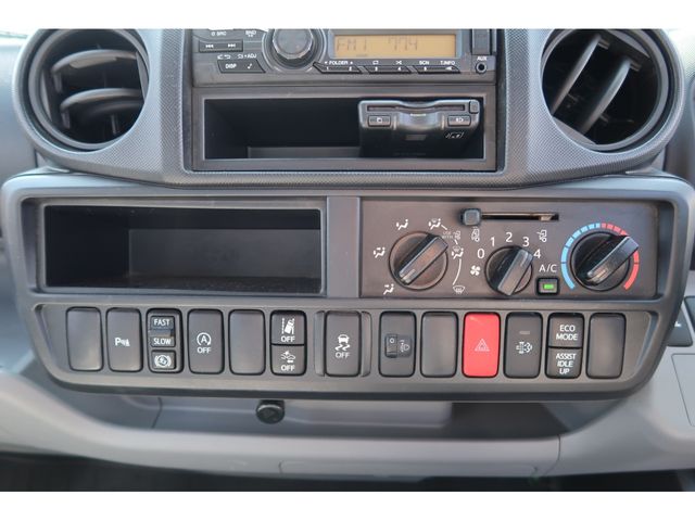 Hino DUTRO 2022-04 12270-6
