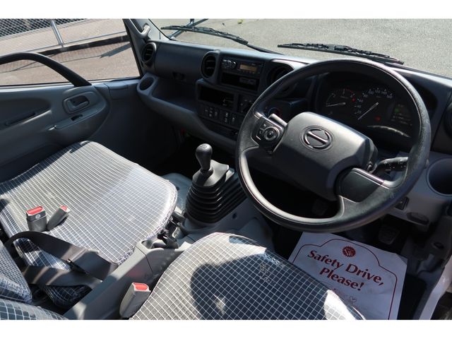 Hino DUTRO 2022-04 12270-1