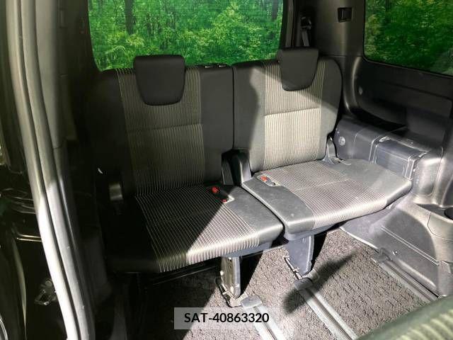 Toyota VOXY 2018-11 213741-10