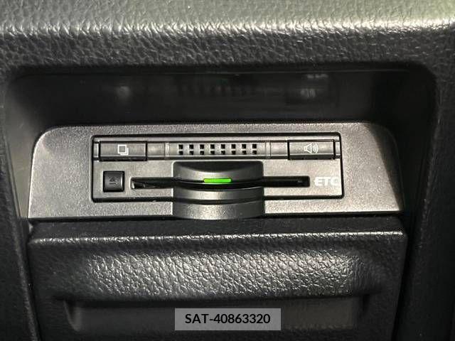 Toyota VOXY 2018-11 213741-7
