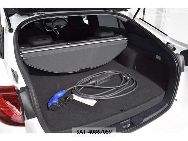 Toyota PRIUS PHV 2018-06 215207-12
