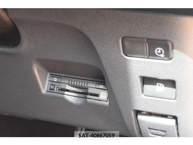 Toyota PRIUS PHV 2018-06 215207-13