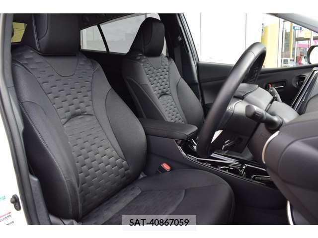 Toyota PRIUS PHV 2018-06 215207-4