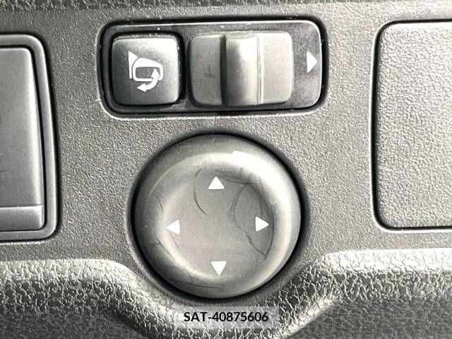 Nissan NOTE 2014-01 280137-7