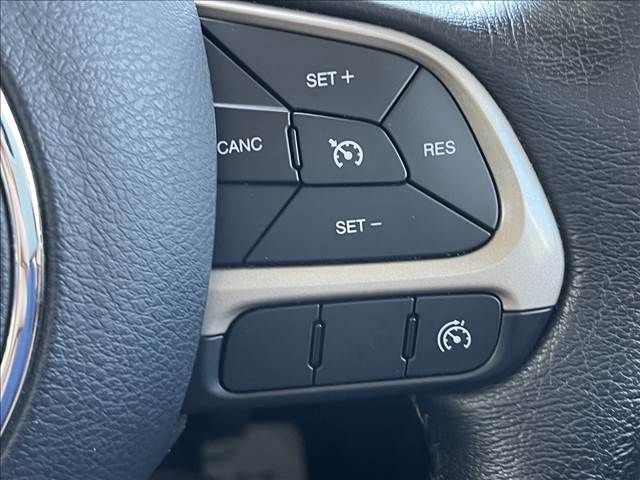 Jeep RENEGADE 2016-05 10667-5