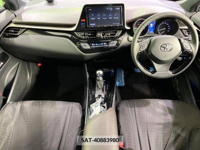 Toyota C-HR 2017-04 222395-1
