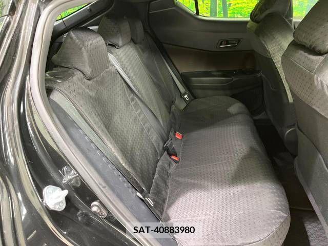 Toyota C-HR 2017-04 222395-9