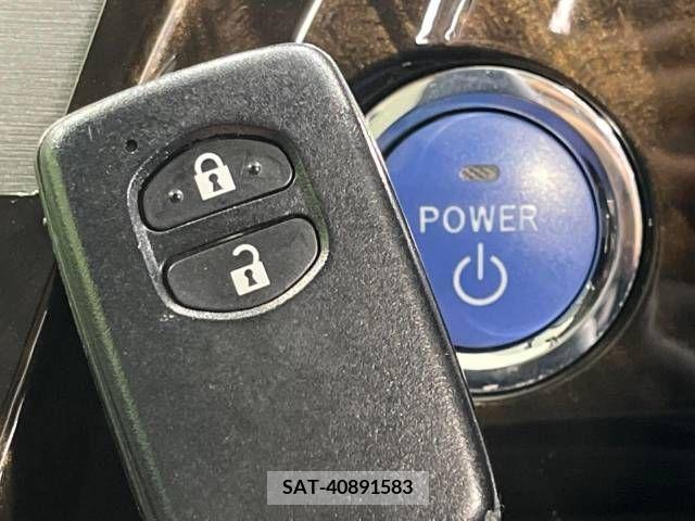 Toyota PRIUS 2013-01 281917-5