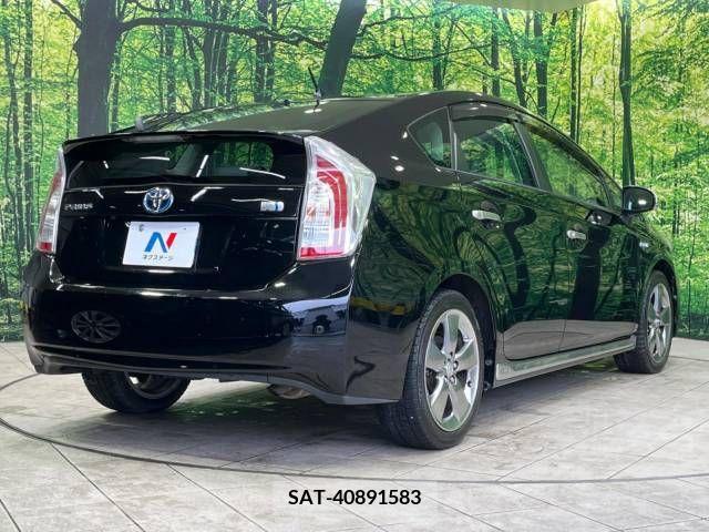 Toyota PRIUS 2013-01 281917-17