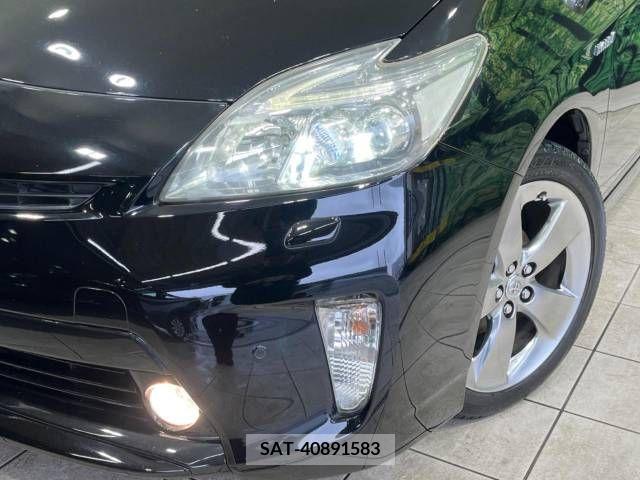 Toyota PRIUS 2013-01 281917-12