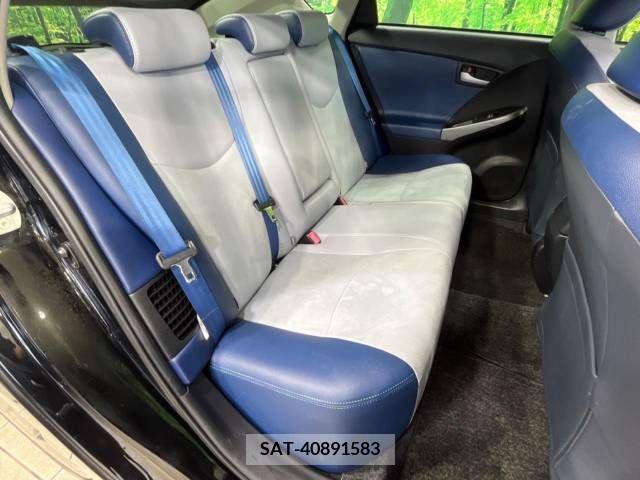 Toyota PRIUS 2013-01 281917-9