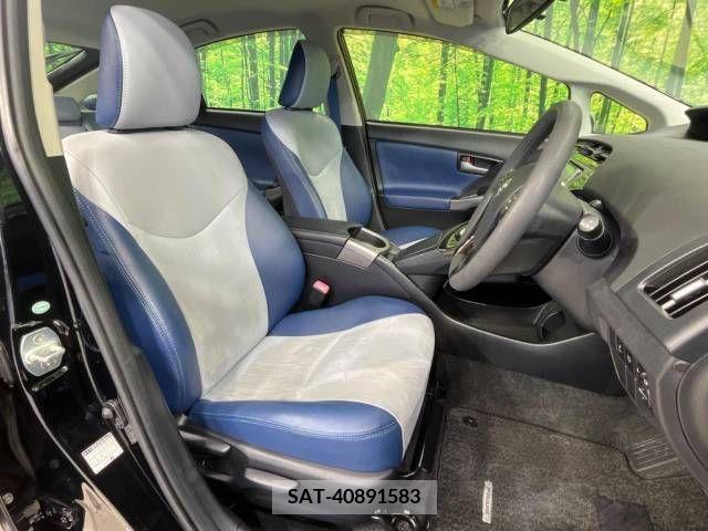 Toyota PRIUS 2013-01 281917-8