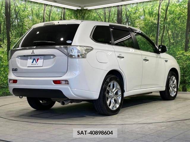 Mitsubishi OUTLANDER PHEV 2014-06 223423-17