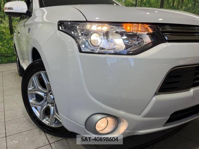 Mitsubishi OUTLANDER PHEV 2014-06 223423-12