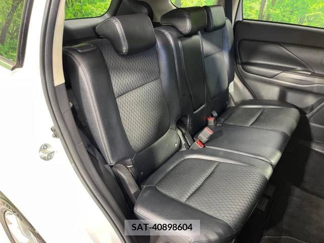Mitsubishi OUTLANDER PHEV 2014-06 223423-9
