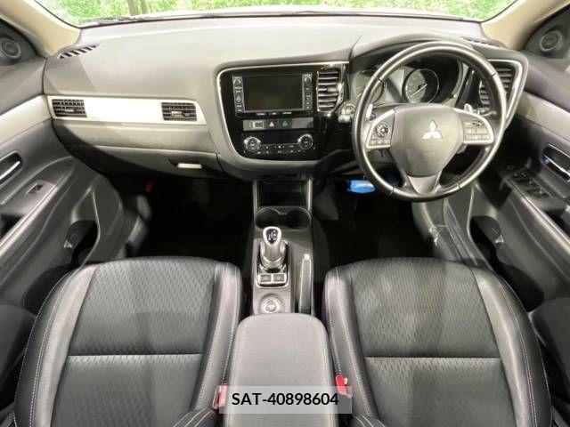 Mitsubishi OUTLANDER PHEV 2014-06 223423-1