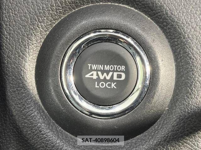 Mitsubishi OUTLANDER PHEV 2014-06 223423-2