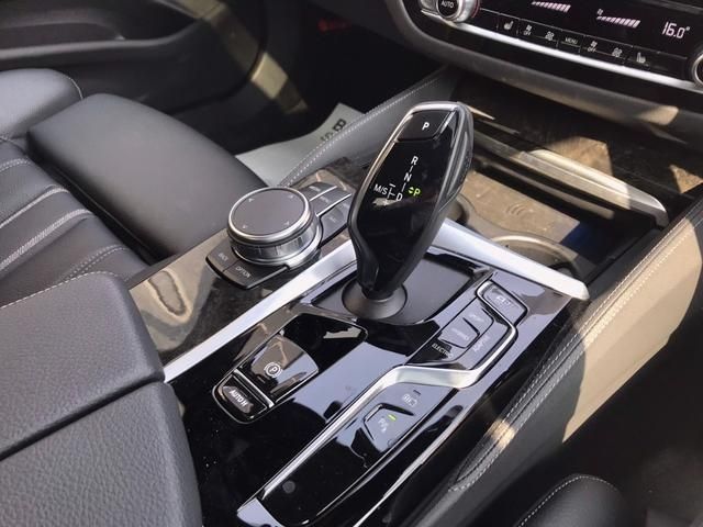 Bmw 5 SERIES 2023-04 21526-21