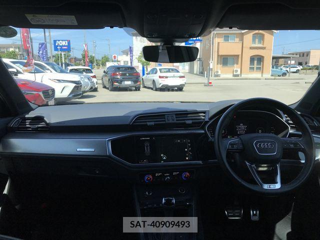 Audi Q3 2021-03 262131-1