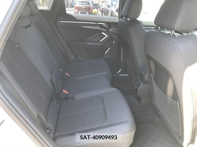 Audi Q3 2021-03 262131-12