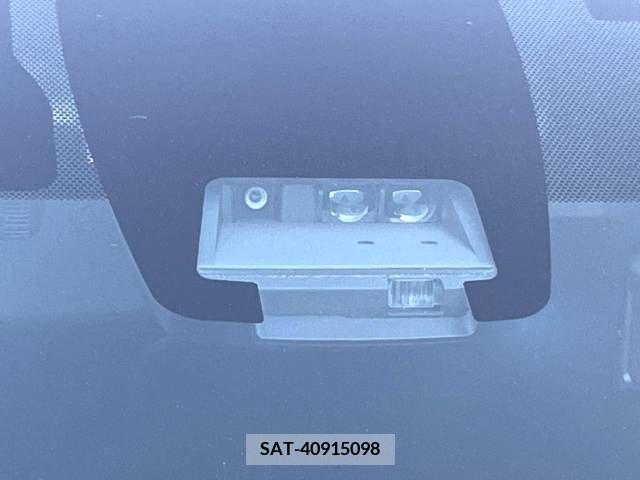 Toyota VOXY HYBRID 2016-10 322803-4