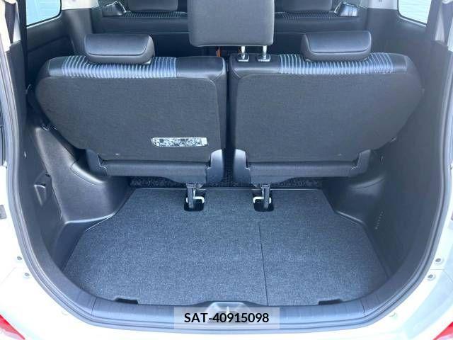 Toyota VOXY HYBRID 2016-10 322803-11