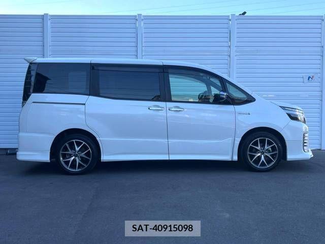 Toyota VOXY HYBRID 2016-10 322803-19