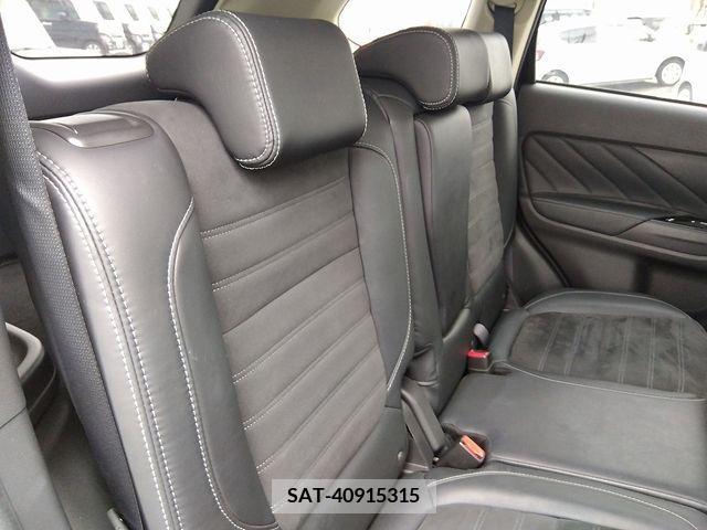 Mitsubishi OUTLANDER PHEV 2018-03 245224-18