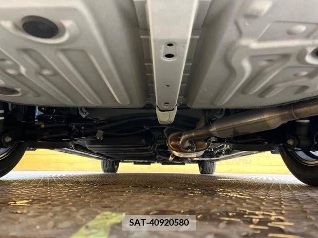 Toyota VOXY HYBRID 2017-10 214735-19