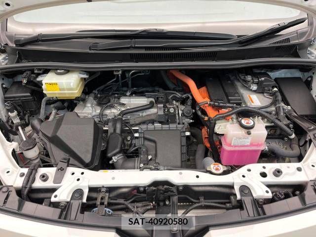 Toyota VOXY HYBRID 2017-10 214735-18