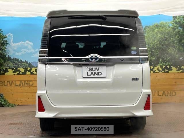 Toyota VOXY HYBRID 2017-10 214735-15