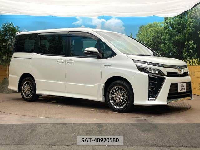 Toyota VOXY HYBRID 2017-10 214735-16