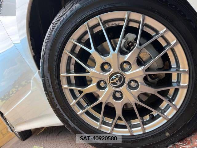 Toyota VOXY HYBRID 2017-10 214735-13