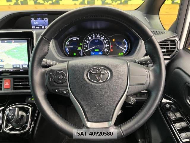 Toyota VOXY HYBRID 2017-10 214735-11