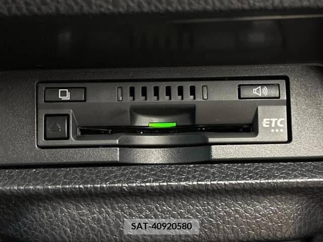 Toyota VOXY HYBRID 2017-10 214735-6