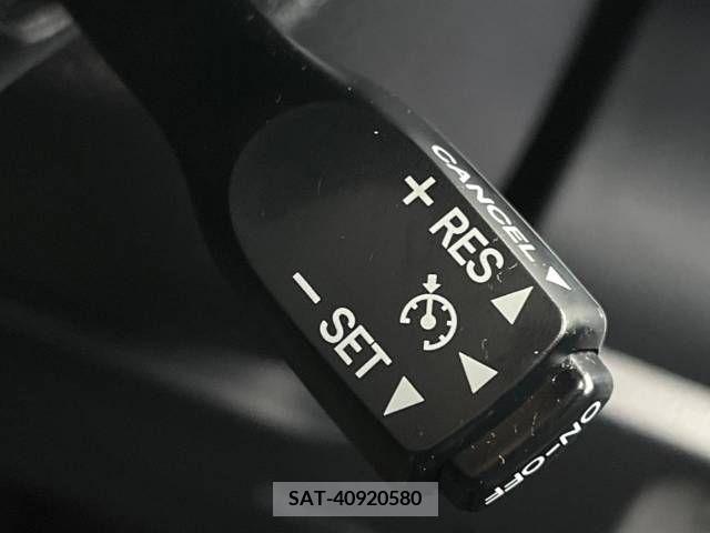 Toyota VOXY HYBRID 2017-10 214735-5