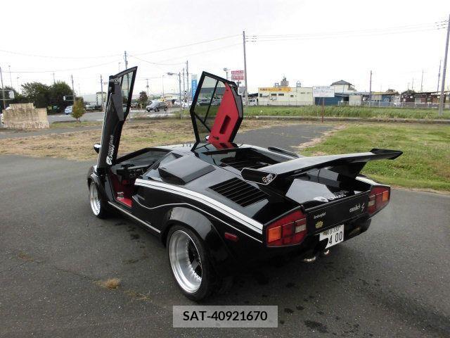 Lamborghini Countach 1983-08 371700-19