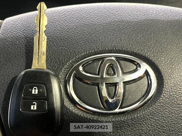 Toyota AQUA 2015-11 389328-5