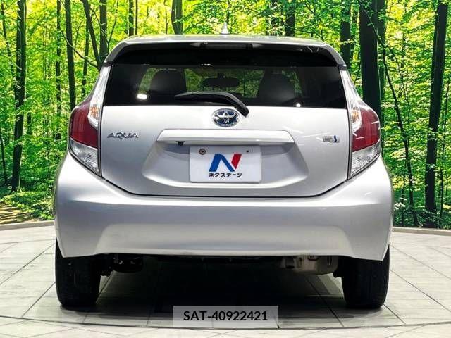 Toyota AQUA 2015-11 389328-15