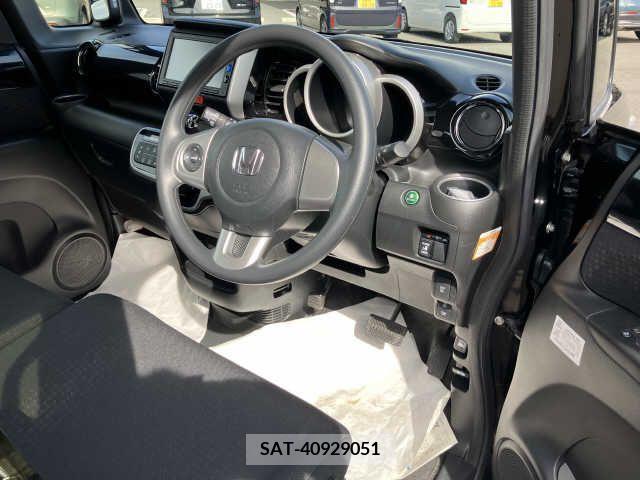 Honda N BOX CUSTOM 2017-03 278930-1