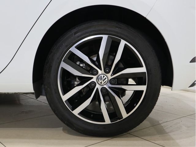 VolksWagen GOLF 2018-07 21335-26