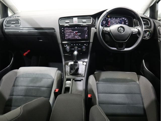 VolksWagen GOLF 2018-07 21335-9