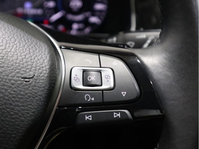 VolksWagen GOLF 2018-07 21335-21