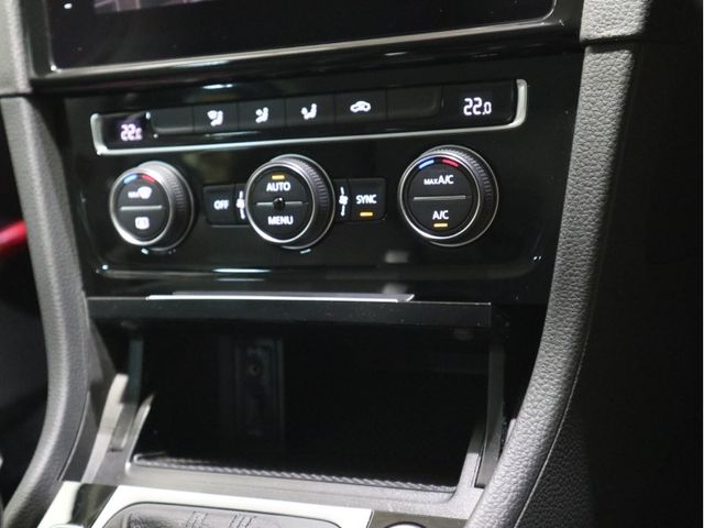 VolksWagen GOLF 2018-07 21335-22