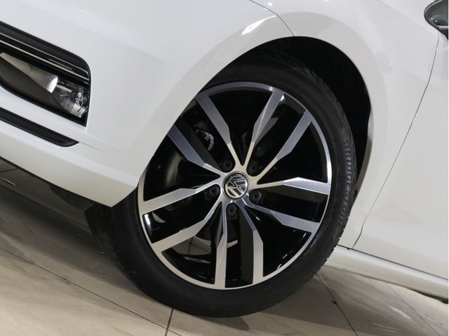 VolksWagen GOLF 2018-07 21335-25