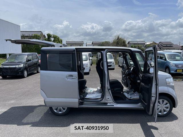 Honda N BOX 2017-04 278417-14