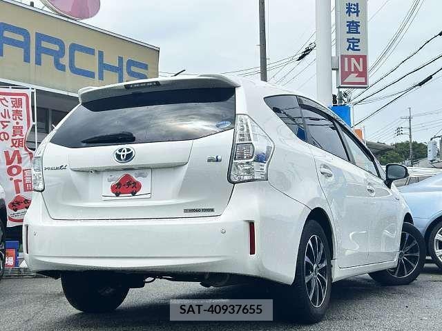 Toyota PRIUS ALPHA 2011-09 322208-2