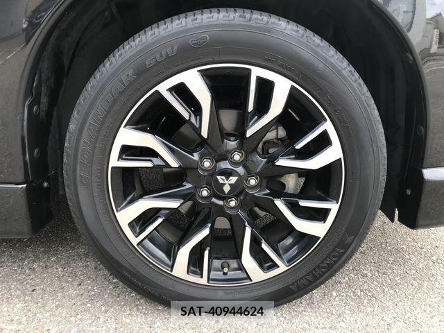 Mitsubishi OUTLANDER PHEV 2016-02 393168-28