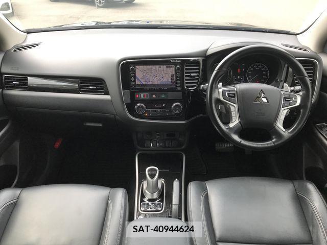 Mitsubishi OUTLANDER PHEV 2016-02 393168-1