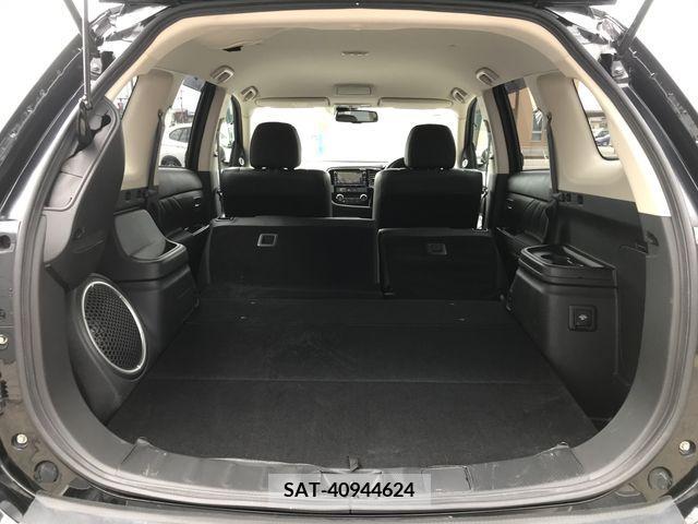 Mitsubishi OUTLANDER PHEV 2016-02 393168-18